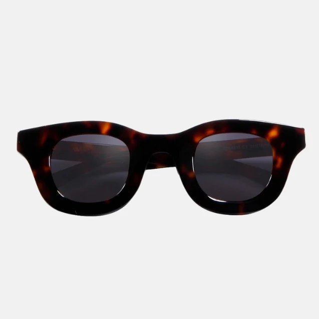 Chic Tortoise Shell Sunglasses