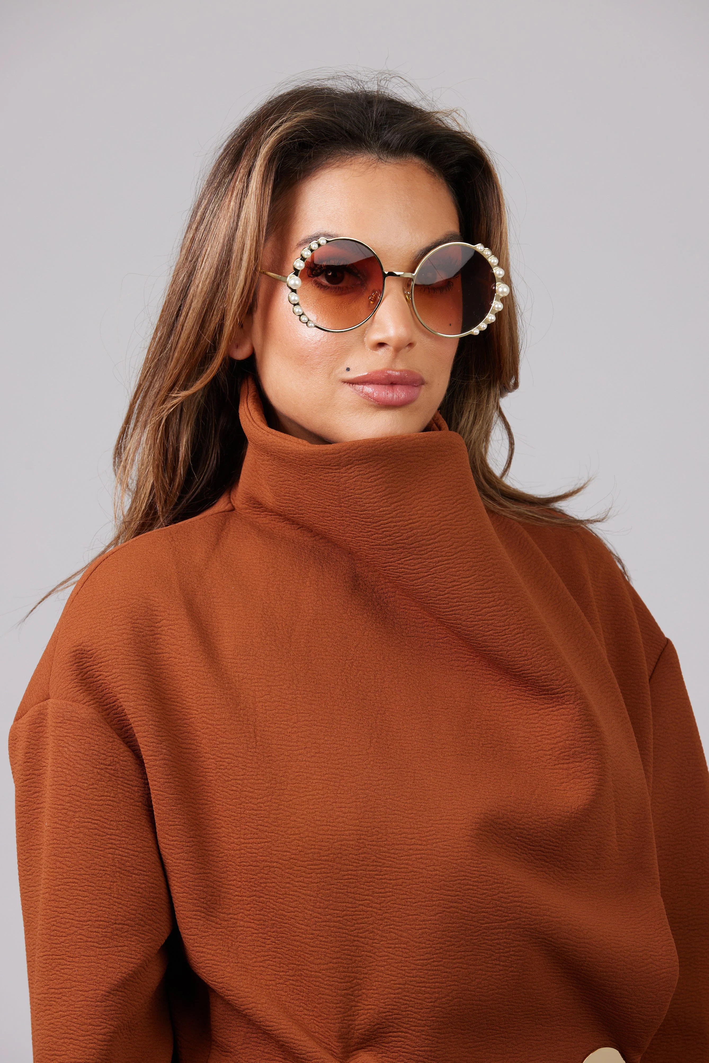 Elegant Pearl-Embellished Round Glasses